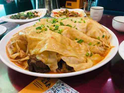 羊肉焖饼子特色美食礼盒设计指南：如何打造设计引擎友好的包装？